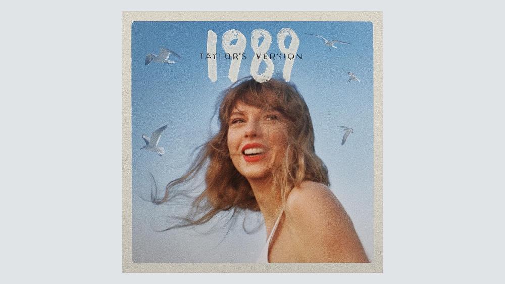 Taylor Swift com ‘1989 (Taylor’s Version)’ Retorna ao Nº 1 e Empata com o Recorde de Elvis Presley de Mais Semanas no Topo da Billboard 200 Como Artista Solo