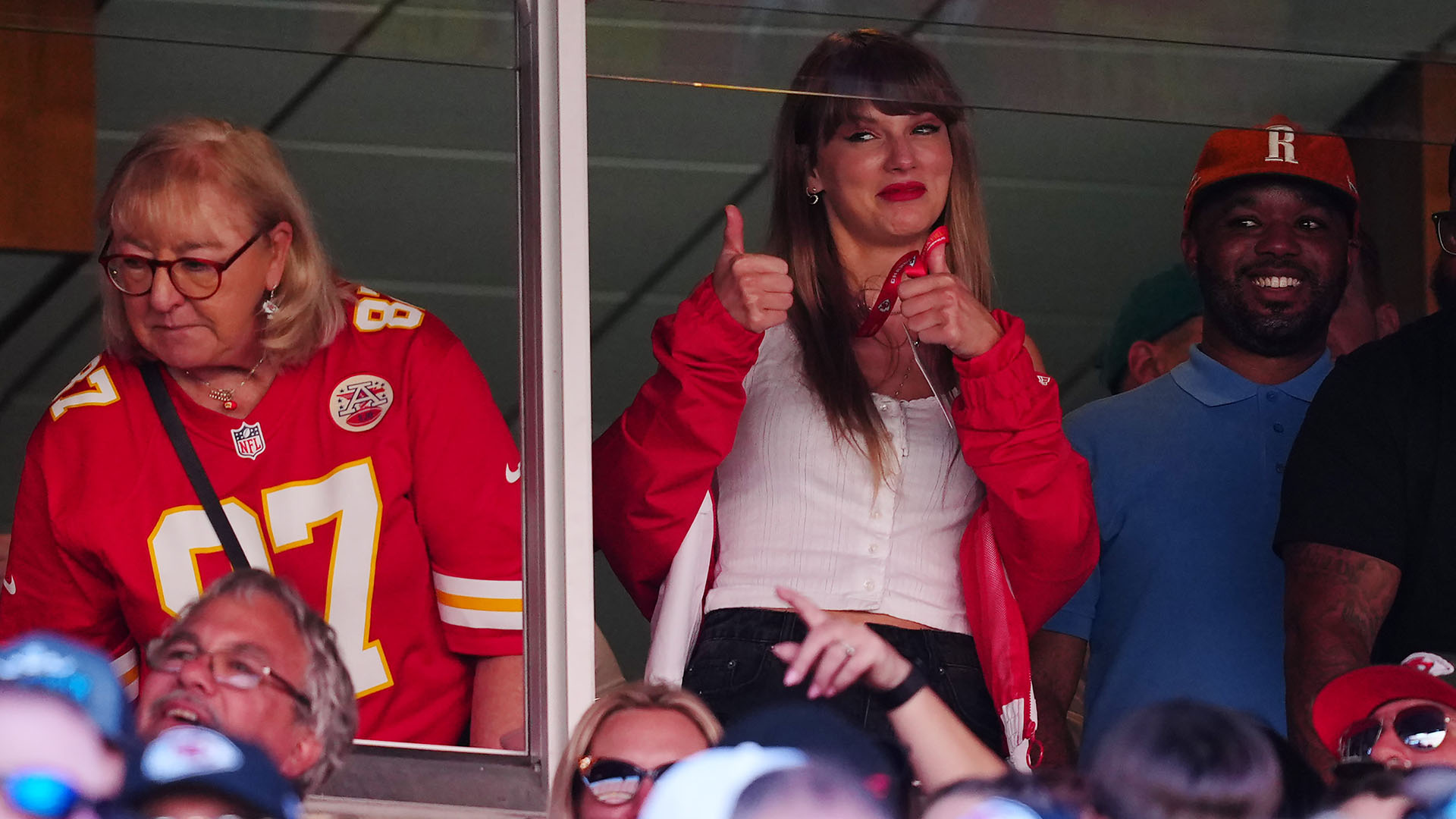 Taylor Swift e Travis Kelce compartilham um Natal especial no estádio Arrowhead