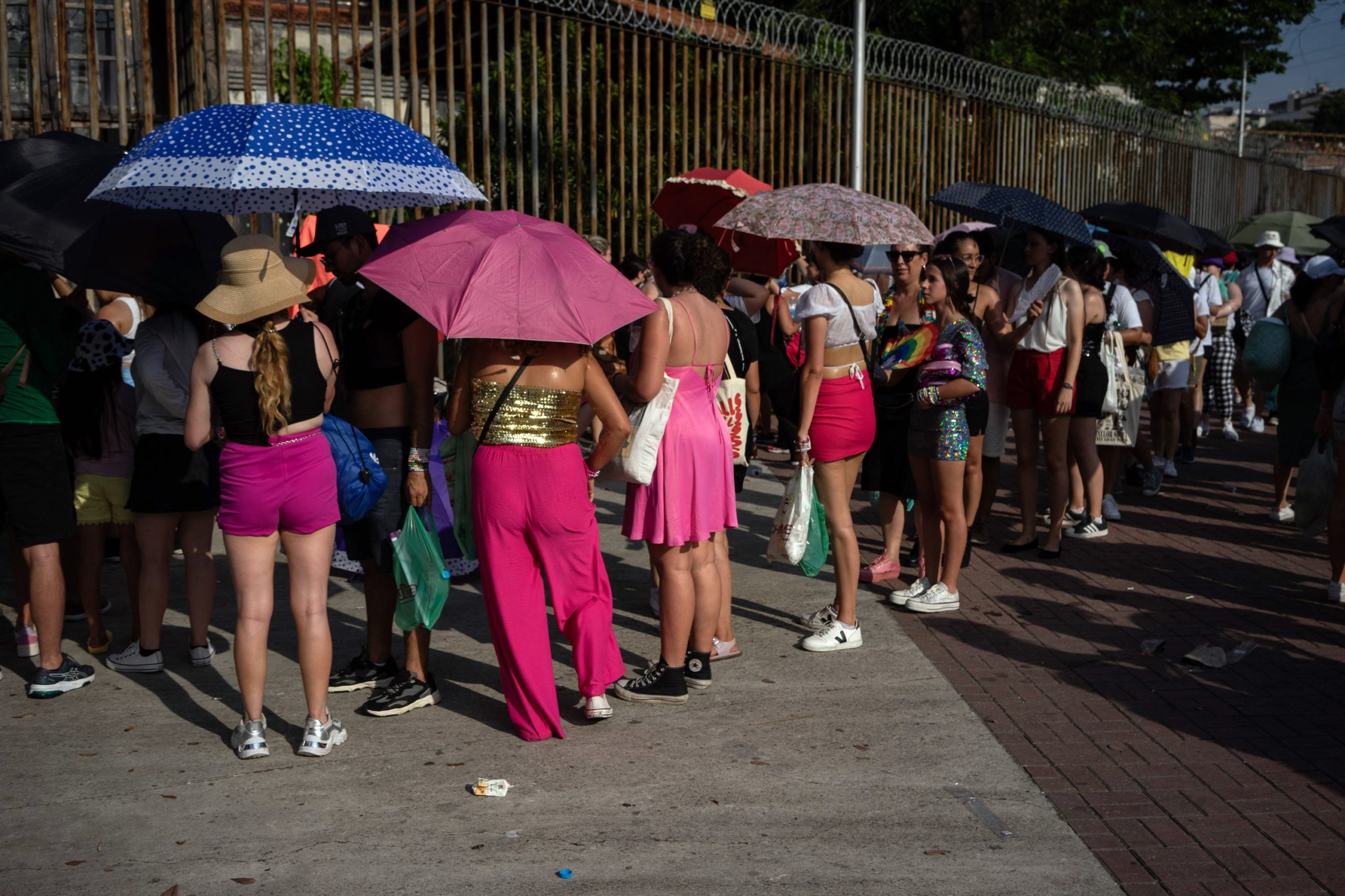 Taylor Swift adia concerto de sábado no Brasil após a morte de fã em meio a uma onda perigosa de calor