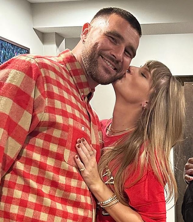 Astro da NFL Travis Kelce ‘pode pedir em casamento no aniversário da cantora Taylor Swift na próxima semana