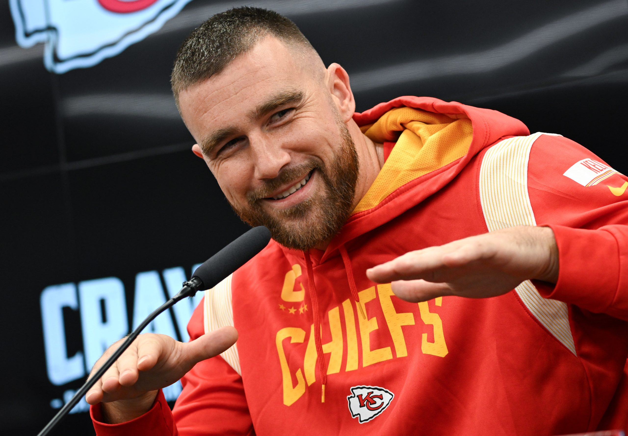 Travis Kelce Acaba de Ser Questionado Se Ele Está ‘Apaixonado’ por Taylor Swift