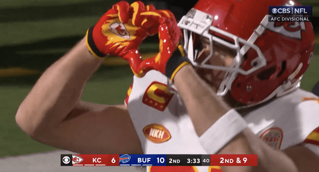 Travis Kelce faz homenagem adorável a Taylor Swift com celebração de touchdown no jogo entre Chiefs e Bills