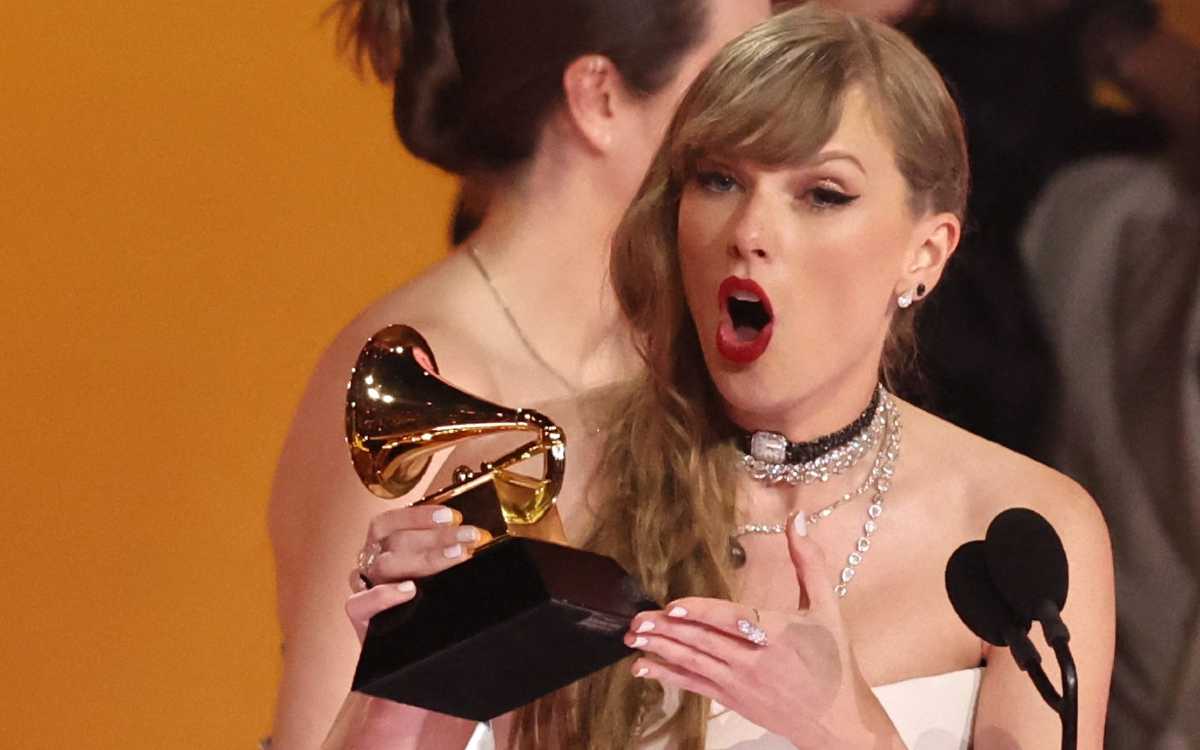 Taylor Swift faz história com seu quarto Grammy de Melhor Álbum