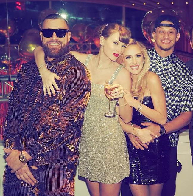 Taylor Swift faz festa com Travis Kelce, casal Mahomes em Vegas enquanto se sente ‘triste’ por voltar a fazer turnês: relatos