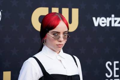 Música de estrelas como Billie Eilish e Harry Styles retorna ao TikTok após acordo com gravadora UMG