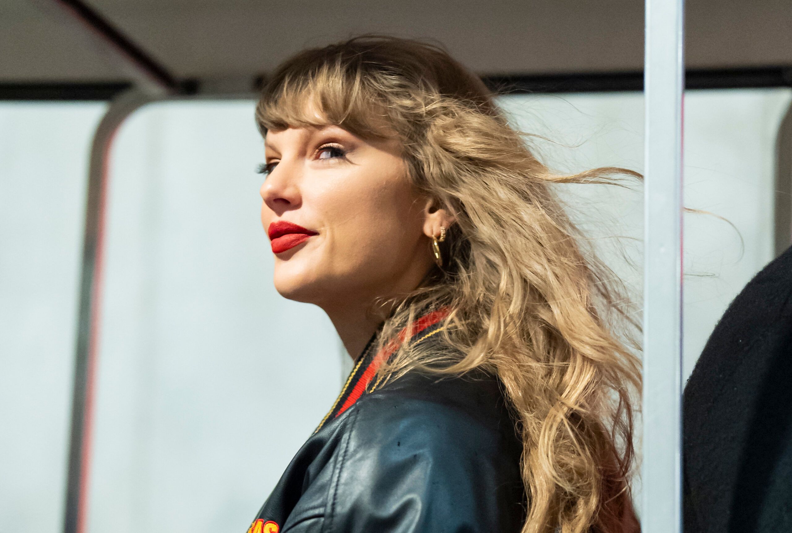 Taylor Swift está no jogo Chiefs vs. Raiders de hoje? Última atualização sobre a localização da superestrela pop