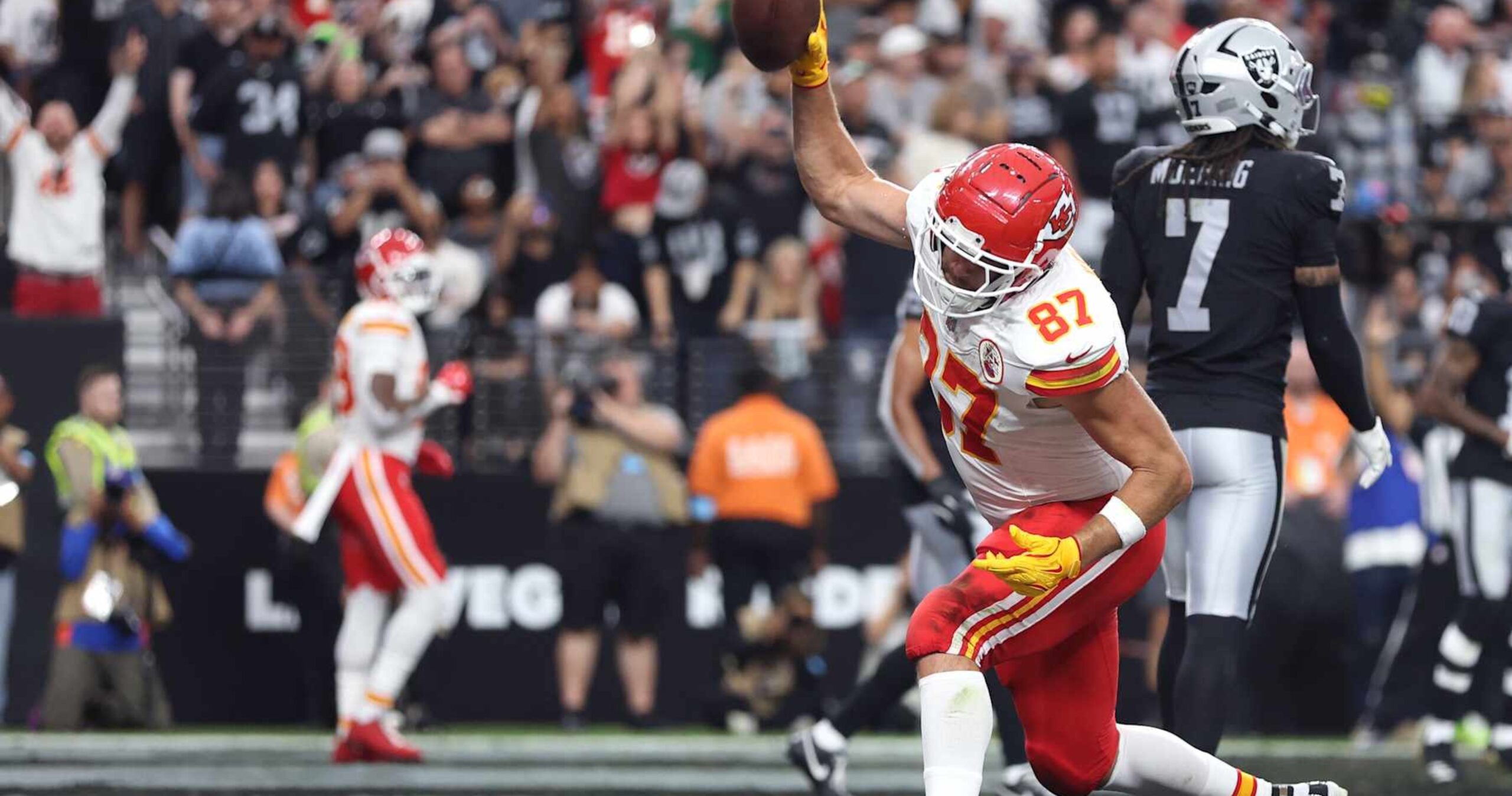 Travis Kelce, Tight Ends da NFL, estabelece recorde para a maioria das recepções por TEs em um único dia